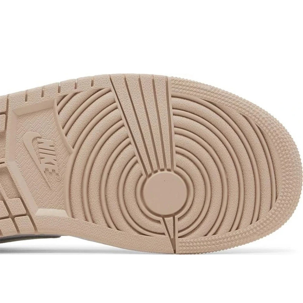 Tênis Air Retro 1 Low Feminino Nude