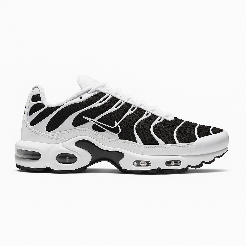 Tênis Air Max Plus TN Feminino Preto Branco